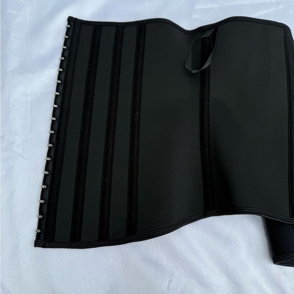 LUXX CURVES Black Waist Trainer Size 4XL - Picture 14 of 14